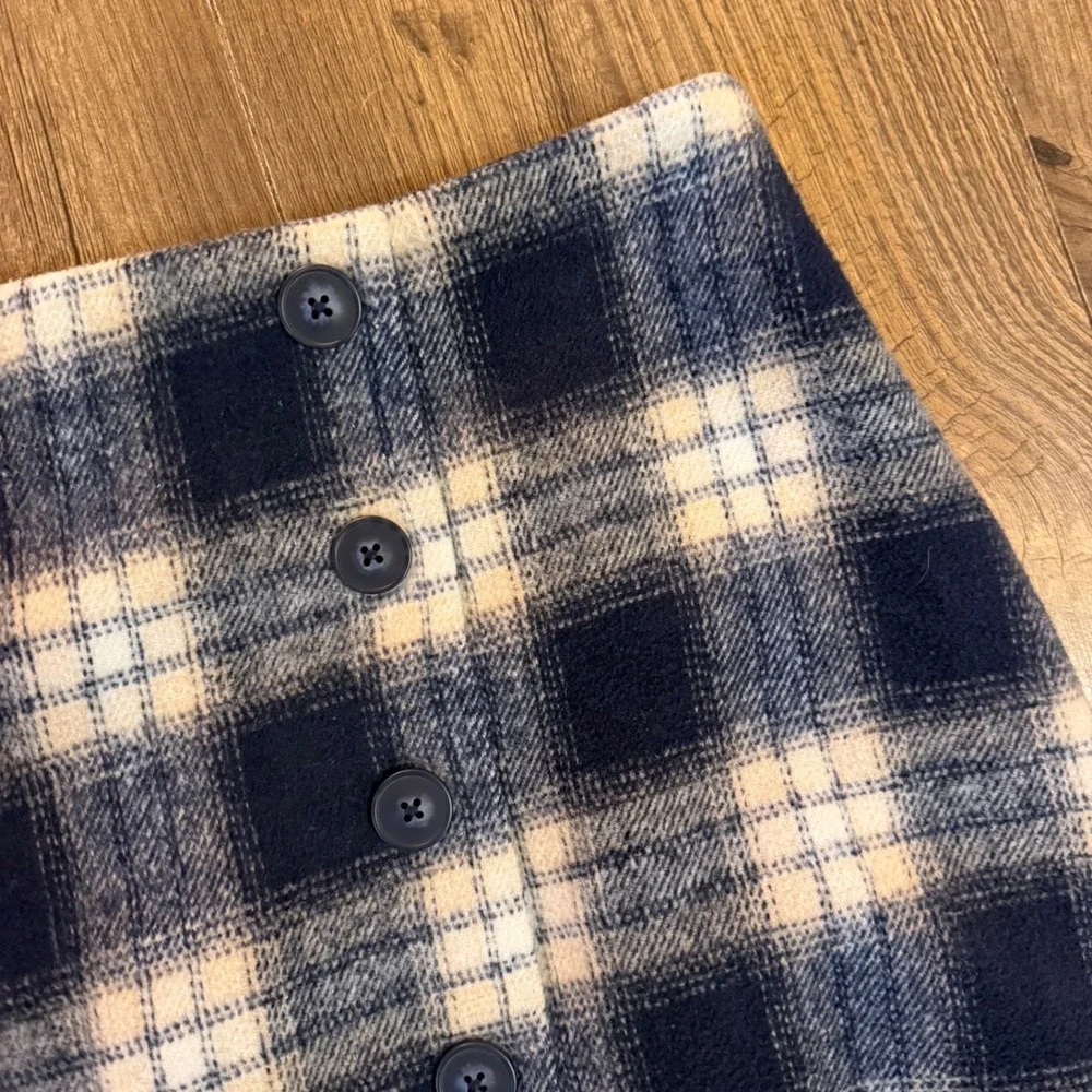 Forever 21 Plaid Mini Skirt Womens Large Navy Blue Cream Wool Blend Button Front